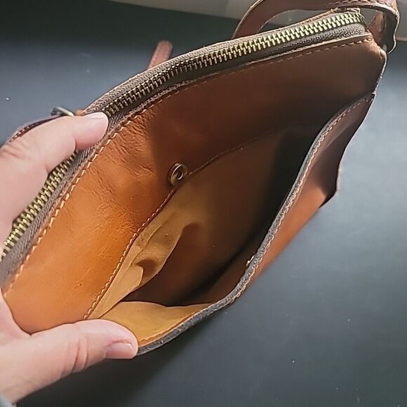 Patricia Nash Leather w/Bright Wooden Bead Front- Top Zip Crossbody Bag/Purse - Picture 7 of 15